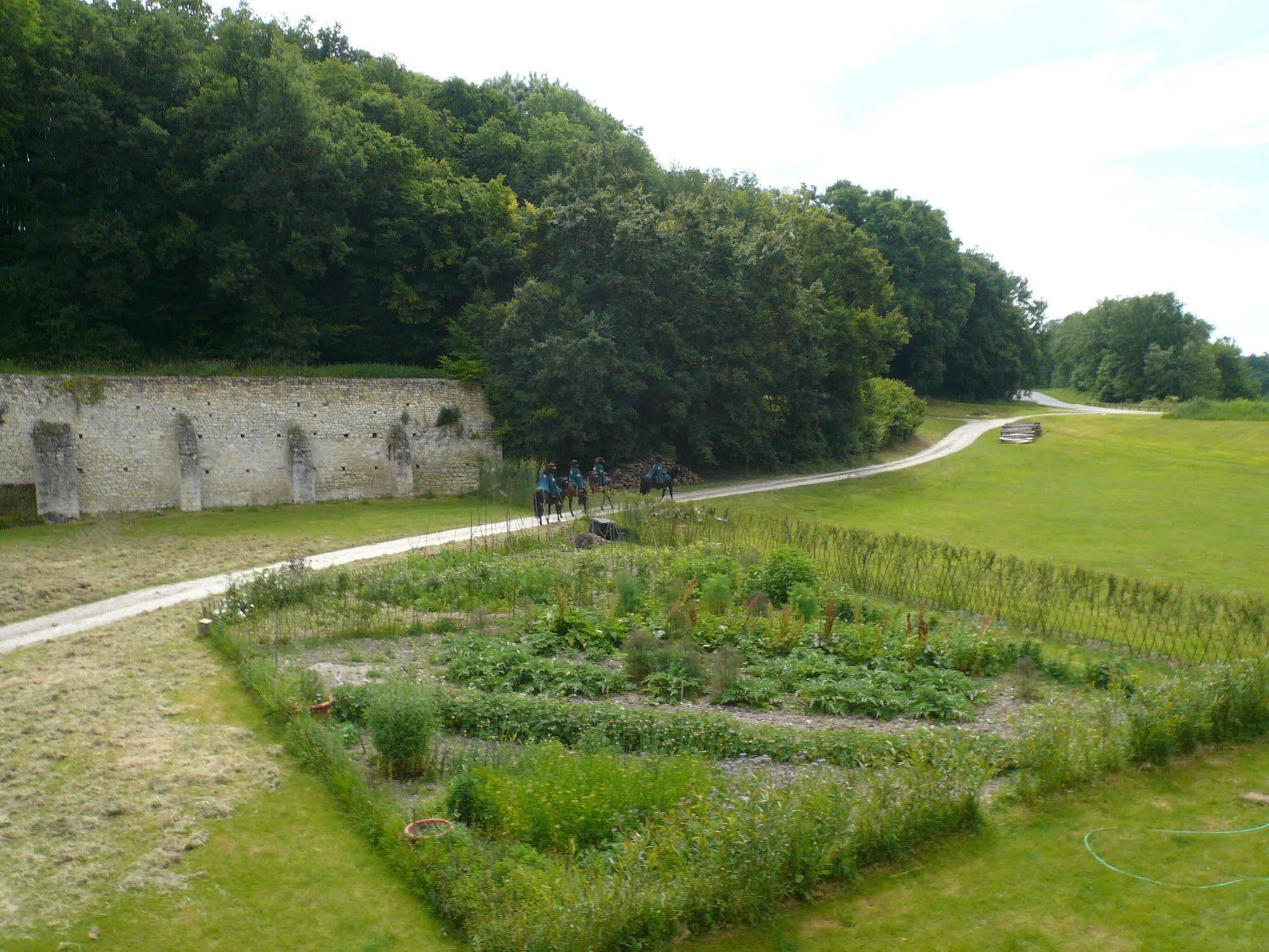 مورُزورْ Chateau-Monastere De La Corroirie المظهر الخارجي الصورة